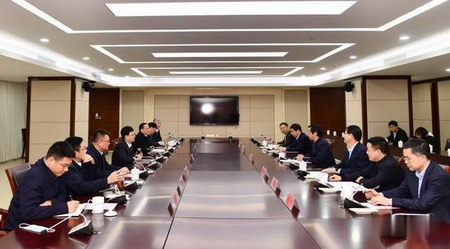 盐集团党委书记、董事长章朝阳与淮安市市长陈之常深入洽谈推进盐穴储油气库项目建设，共商“十四五”发展