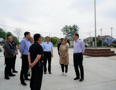 ug环球集团党委书记、董事长章朝阳一行赴滨海县考察调研