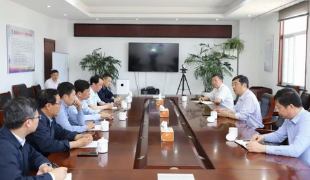 ug环球集团党委书记、董事长章朝阳一行赴滨海县考察调研