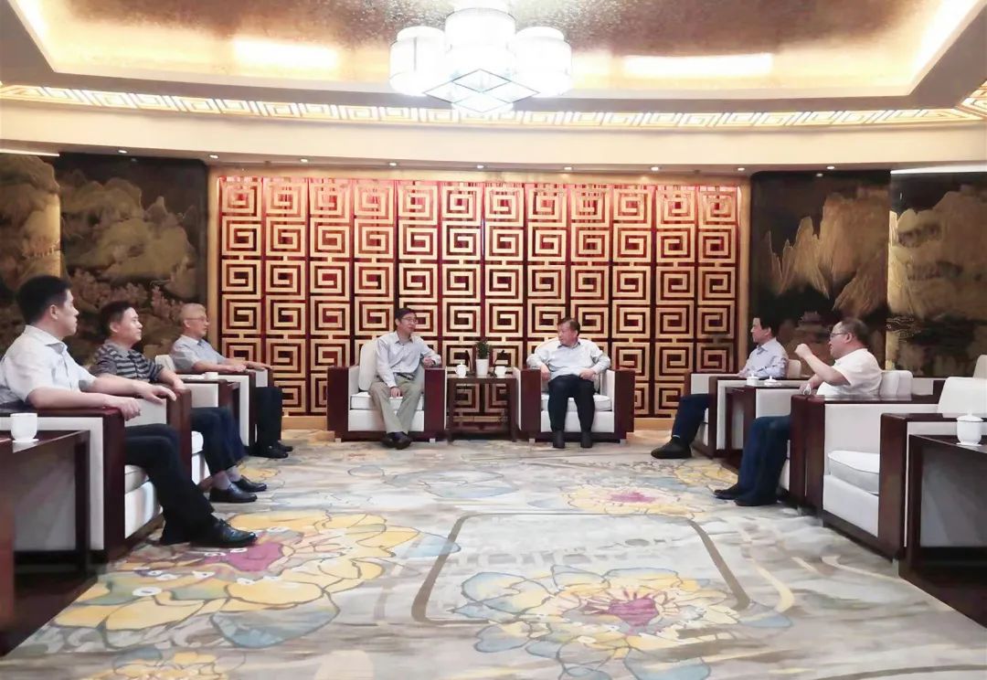 ug环球集团党委书记、董事长章朝阳拜访连云港市委书记方伟