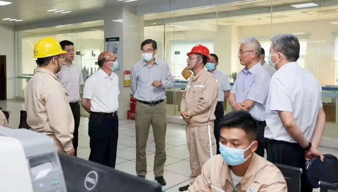 ug环球集团党委书记、董事长章朝阳拜访连云港市委书记方伟