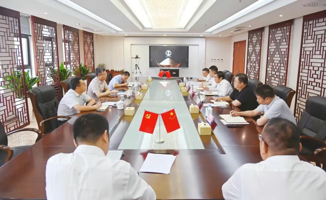 省国资委副主任、党委委员勾凤诚到ug环球集团调研